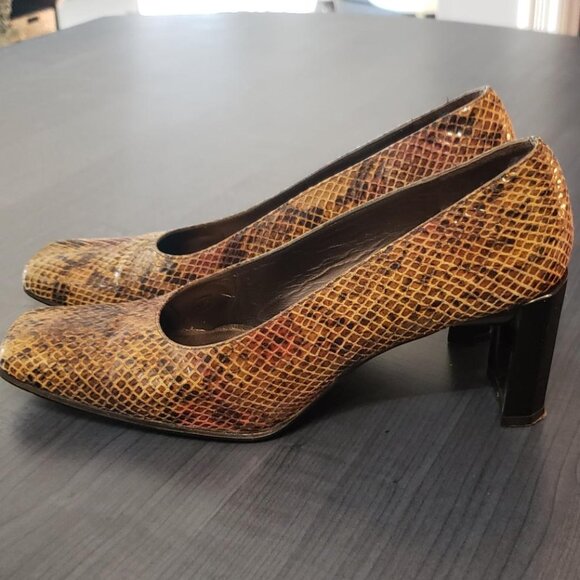 Stuart Weitzman animal print snake leather low heel shoes - Picture 6 of 11